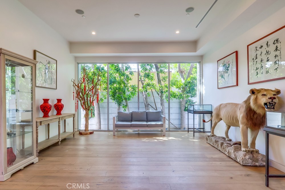 Properties 3 737 N Cherokee Avenue