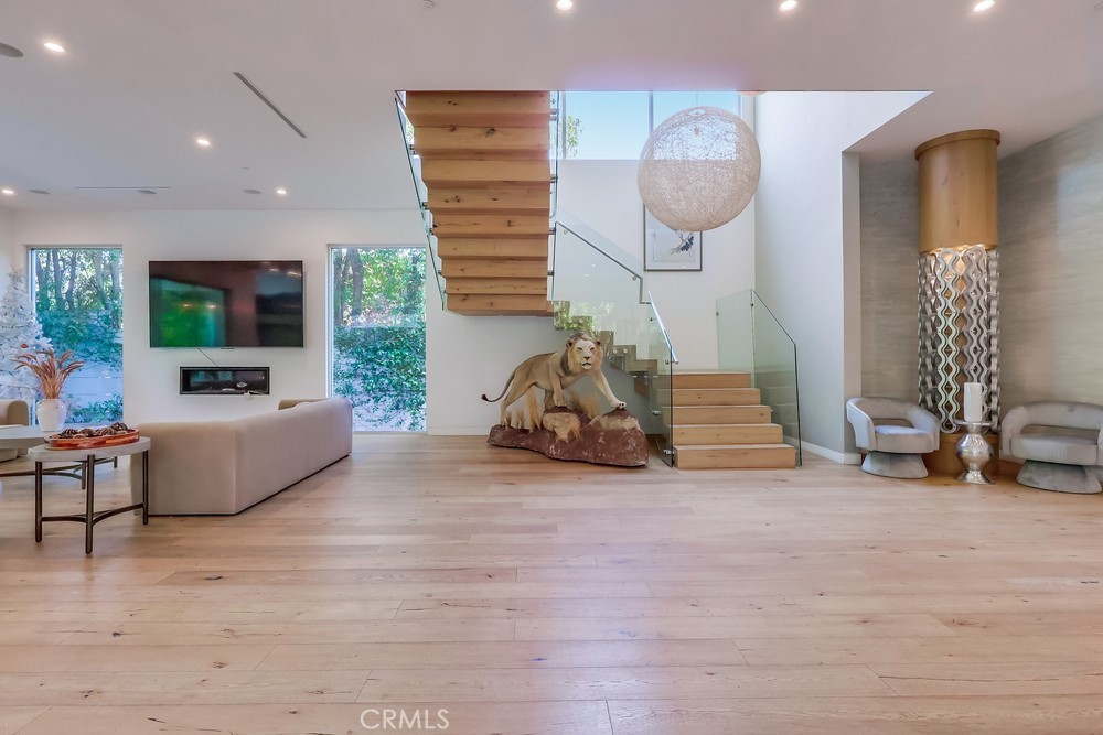 Properties 4 737 N Cherokee Avenue