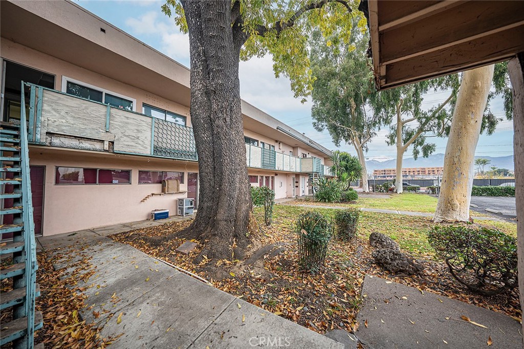 Properties 2 900 S San Gabriel Boulevard 200