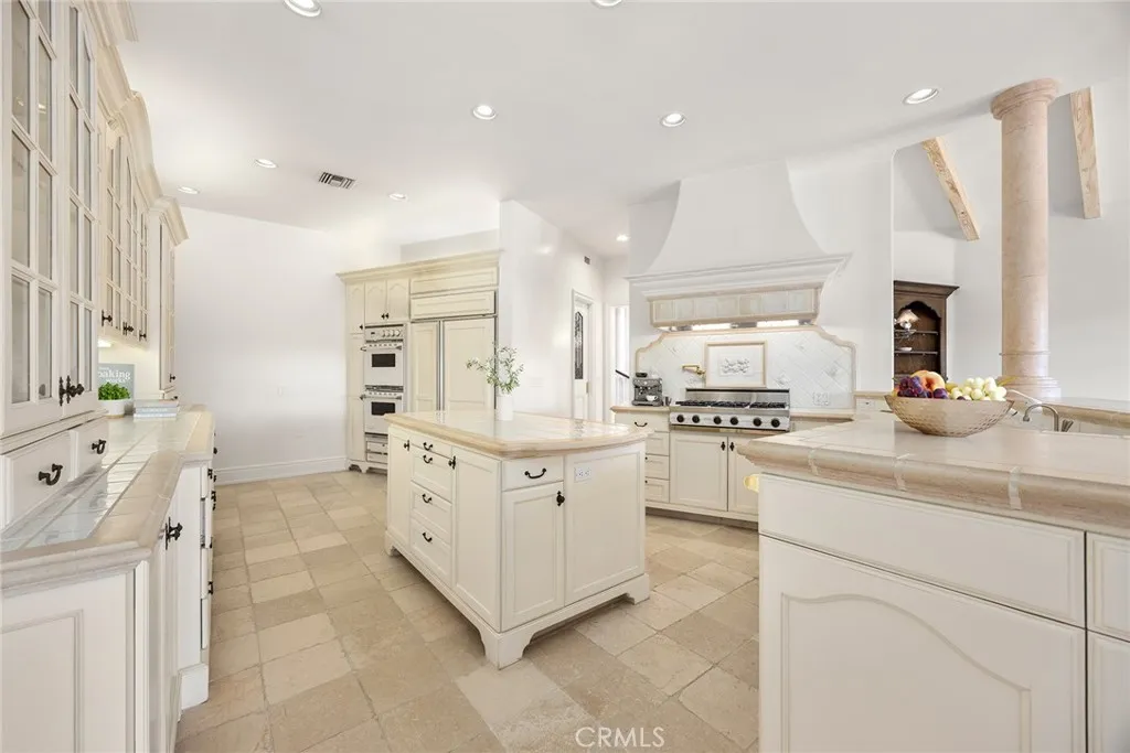 Diamond Bar, California 91765, United States, 8 Bedrooms Bedrooms, ,10 BathroomsBathrooms,Residential,Active,27349