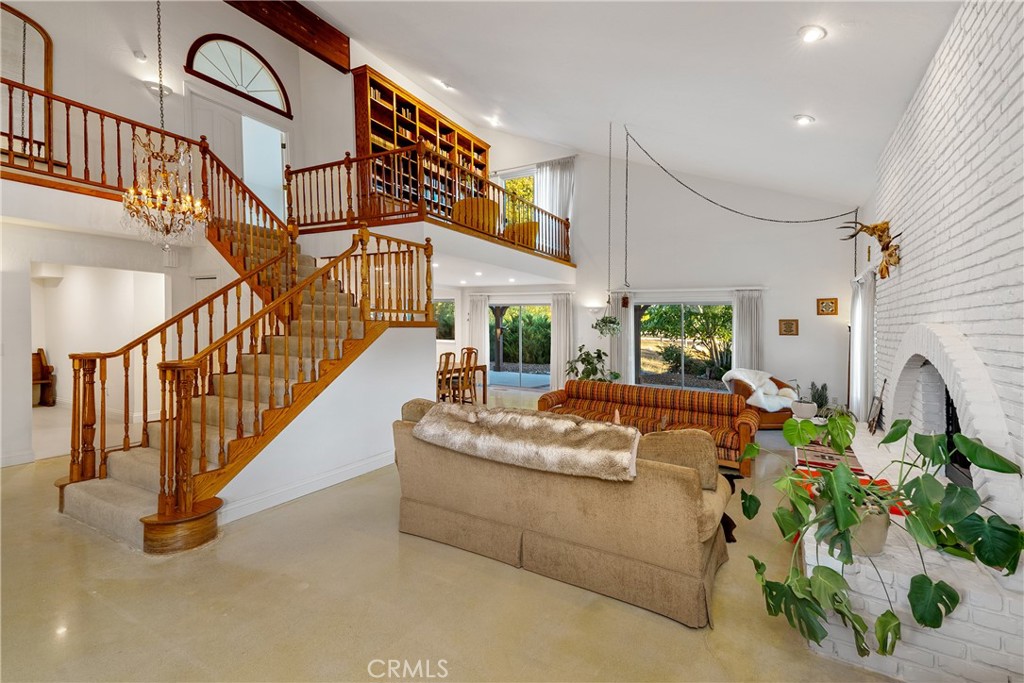 PROPERTIES 1285 Beaver Creek Lane