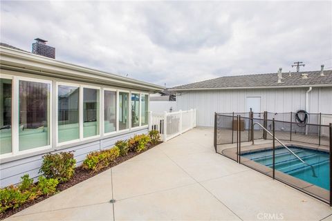 A home in North Tustin