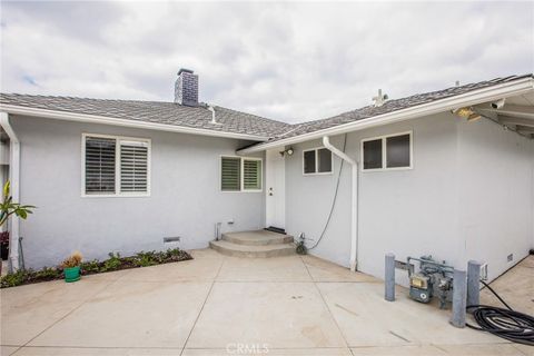 A home in North Tustin