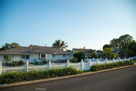 A home in North Tustin