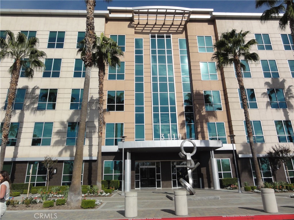 • 159,270 SF Two Multi-Tenant Office Buildings
• Class A Office Campus Built in 2005 & 2007
• West Of I-15 & Visible from I-10 Freeway & Close Proximity to the Ontario International Airport, Ontario Mills, & Retail Amenities
• 4/1,000 Parking Onsite
• Full-Service Gross Leases
• Professionally Managed & Maintained
• Suite 235 is 952 SF with an Open Floor Plan and Training Room