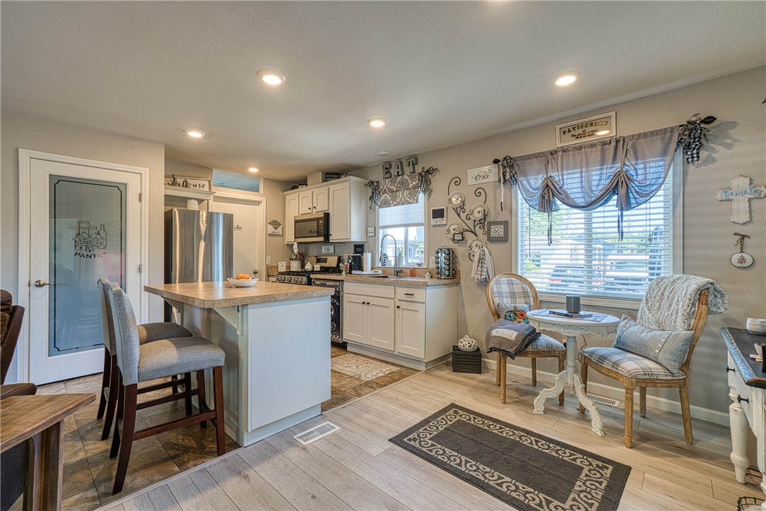 View Lakeport, CA 95453 mobile home