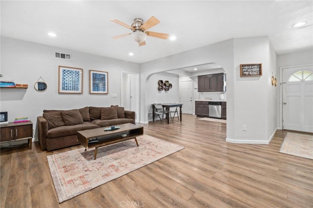 listing image 130728510500224287747