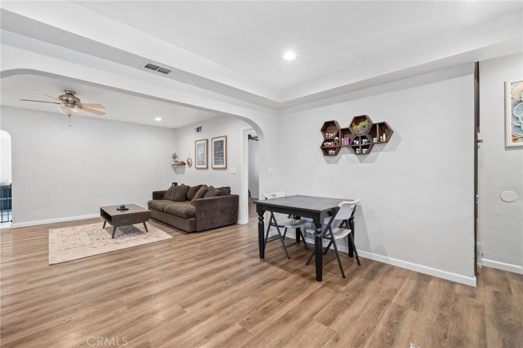 listing image 130726284987740817184