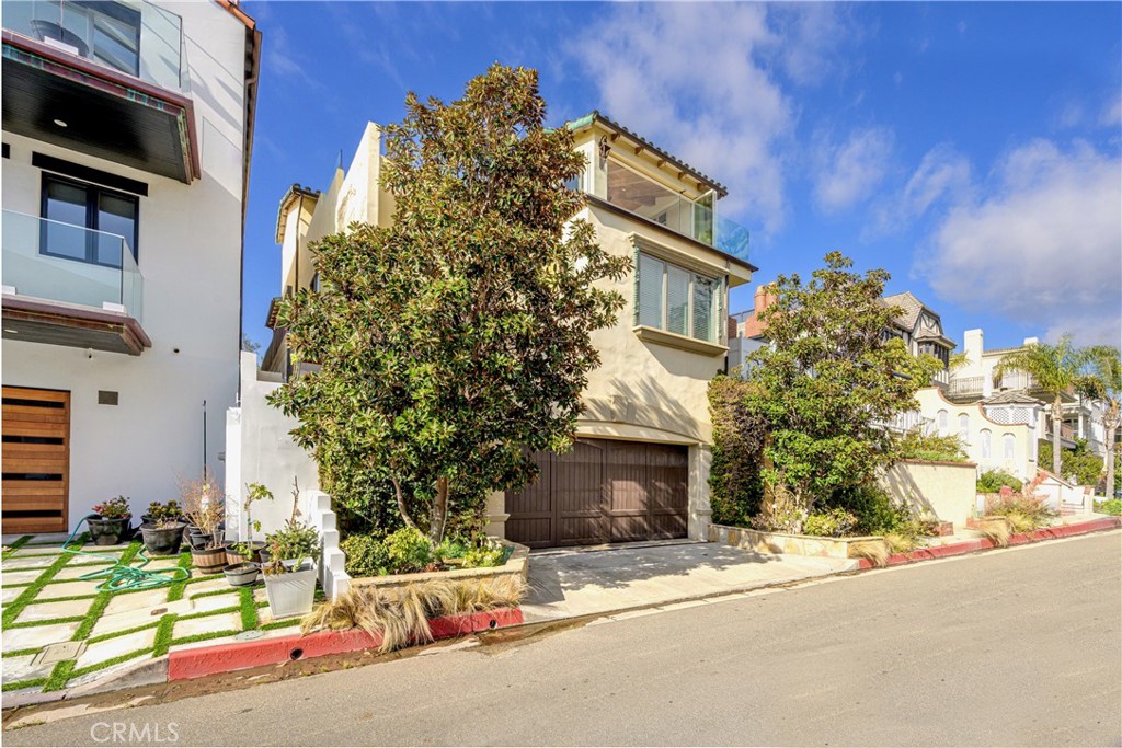 Corona del Mar South of PCH (CDMS) - Residential