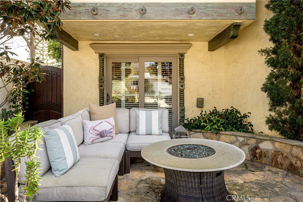 Corona del Mar South of PCH (CDMS) - Residential