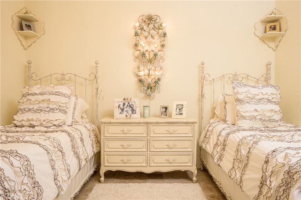 Corona del Mar South of PCH (CDMS) - Residential