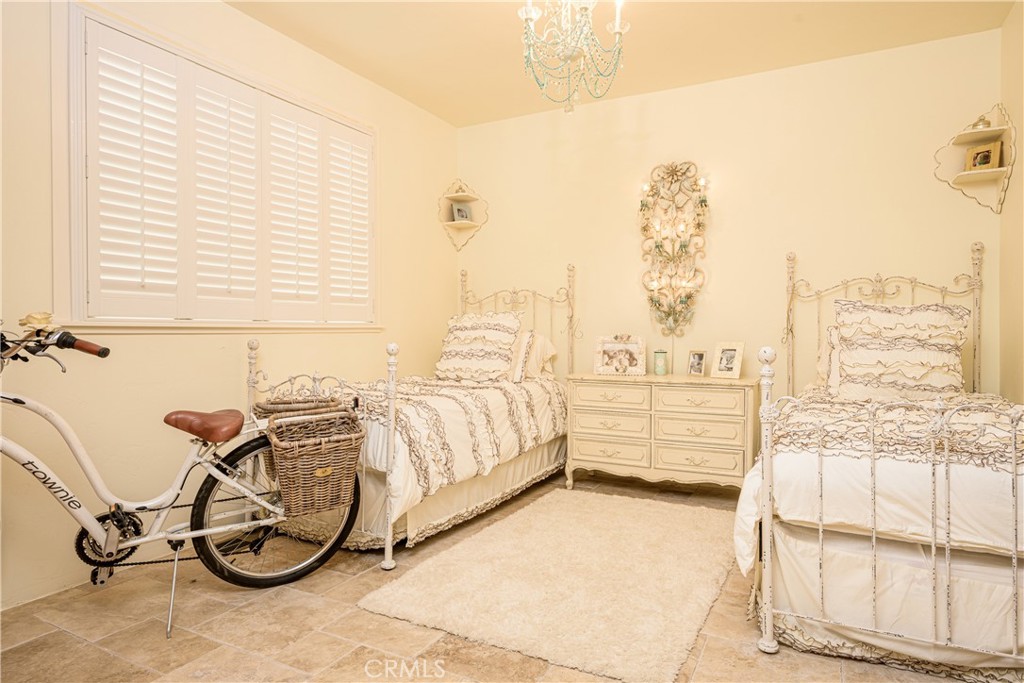 Corona del Mar South of PCH (CDMS) - Residential