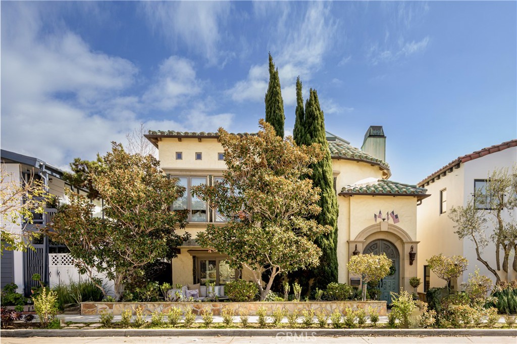 Corona del Mar South of PCH (CDMS) - Residential