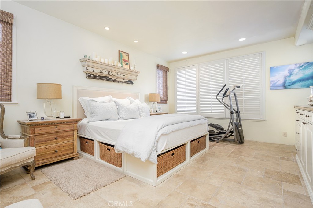 Corona del Mar South of PCH (CDMS) - Residential