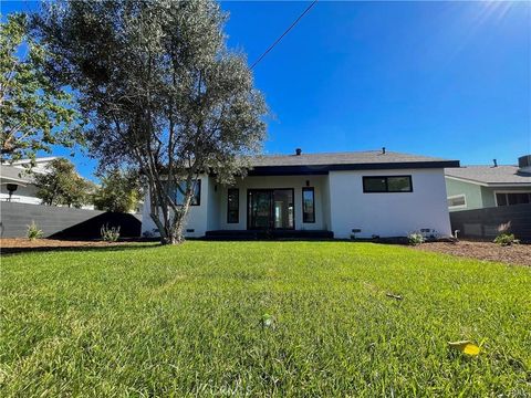 A home in Mission Hills (San Fernando)