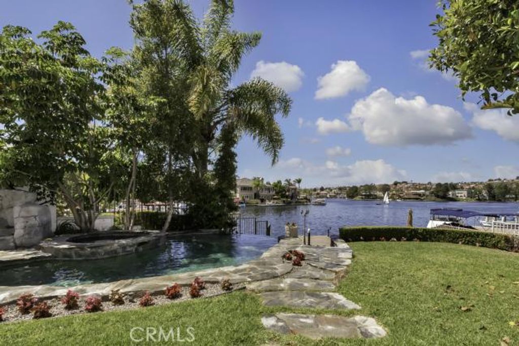 listing image 130726601174418277678
