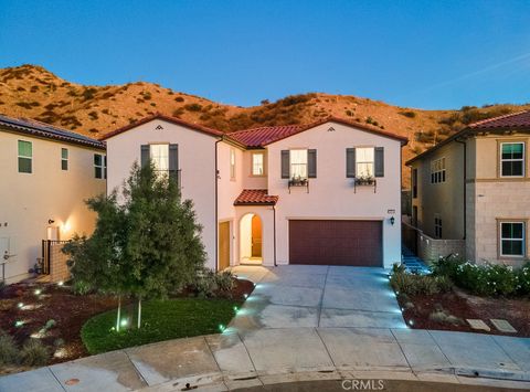 Photo of 18808 Annmae Place, Saugus, CA 91350 (MLS # SR24236868)