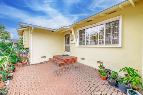 A home in La Mirada