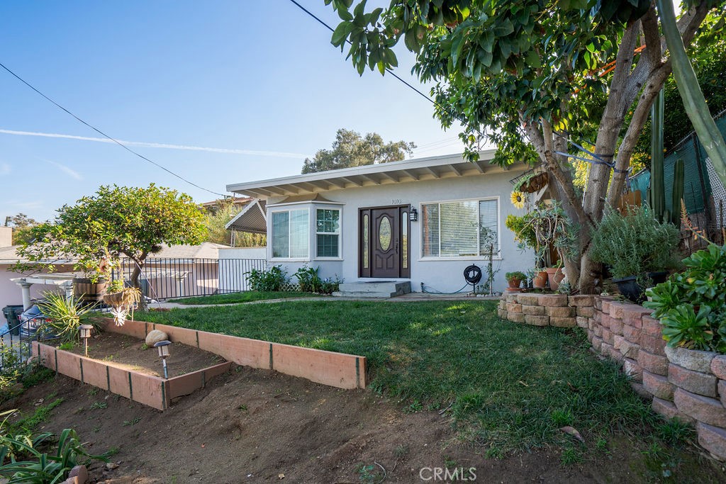 1010 E Graves Avenue