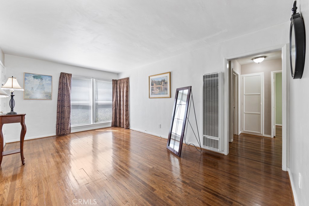 4450 Linden 1