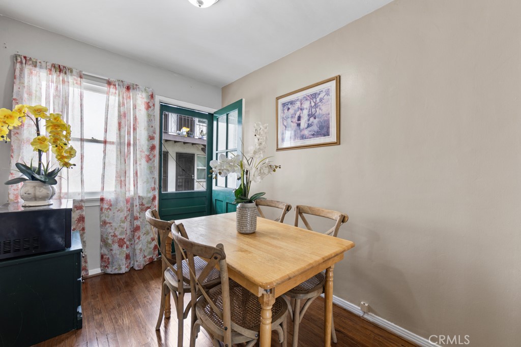 4450 Linden 1