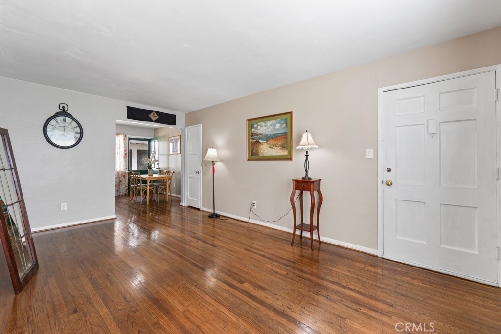 4450 Linden 1