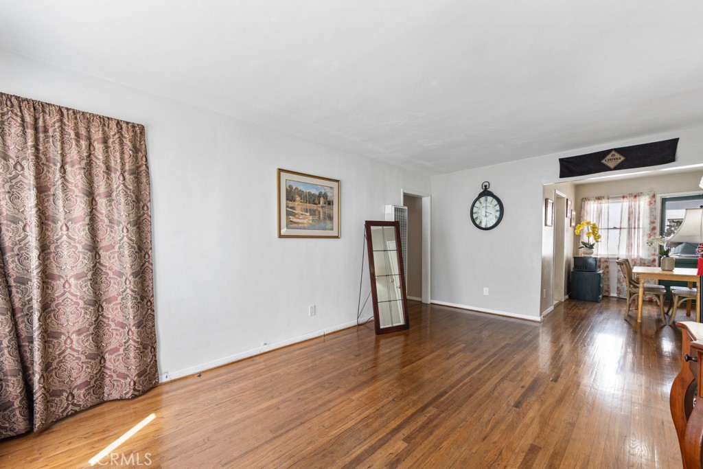 4450 Linden 1