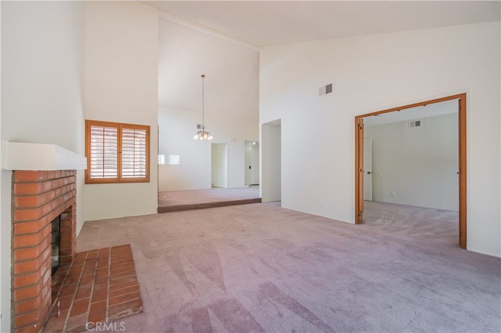 listing image 130720494551012300894
