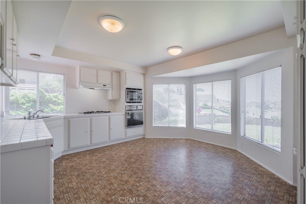 listing image 130725938852629449739