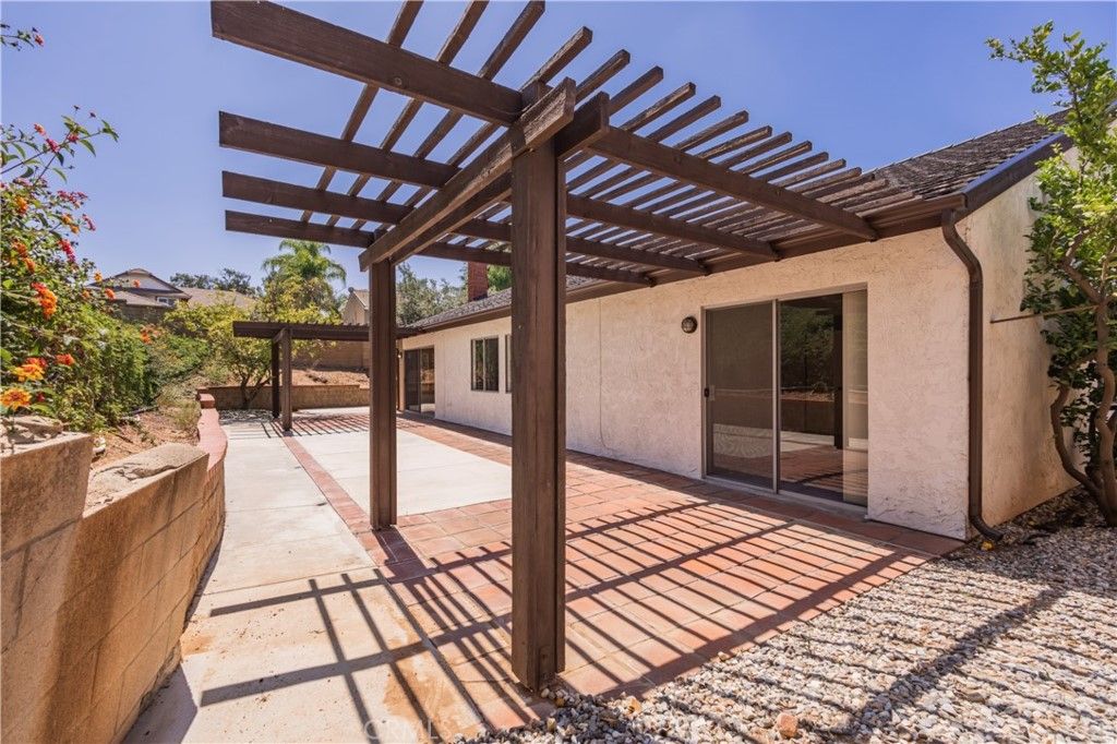 listing image 130723815443255033965