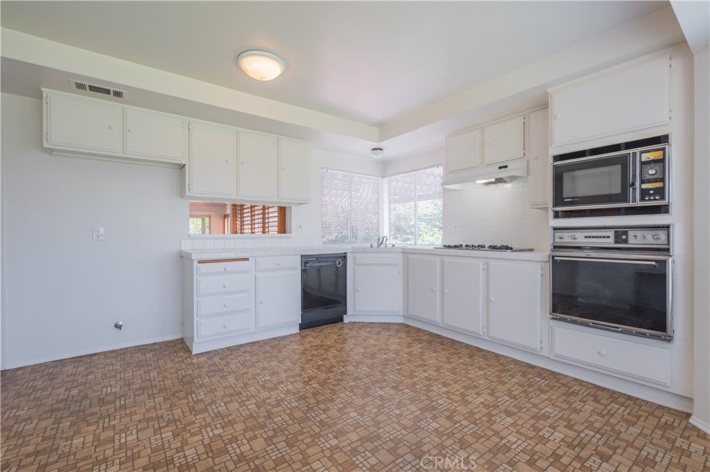 listing image 130729007313442623849