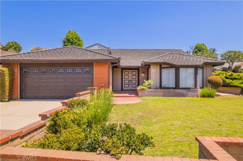 listing image 130725953465597156833