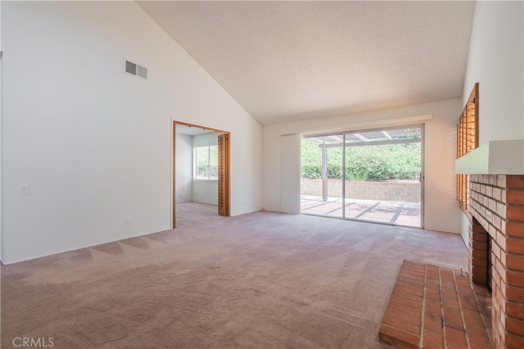 listing image 130721547511316025093