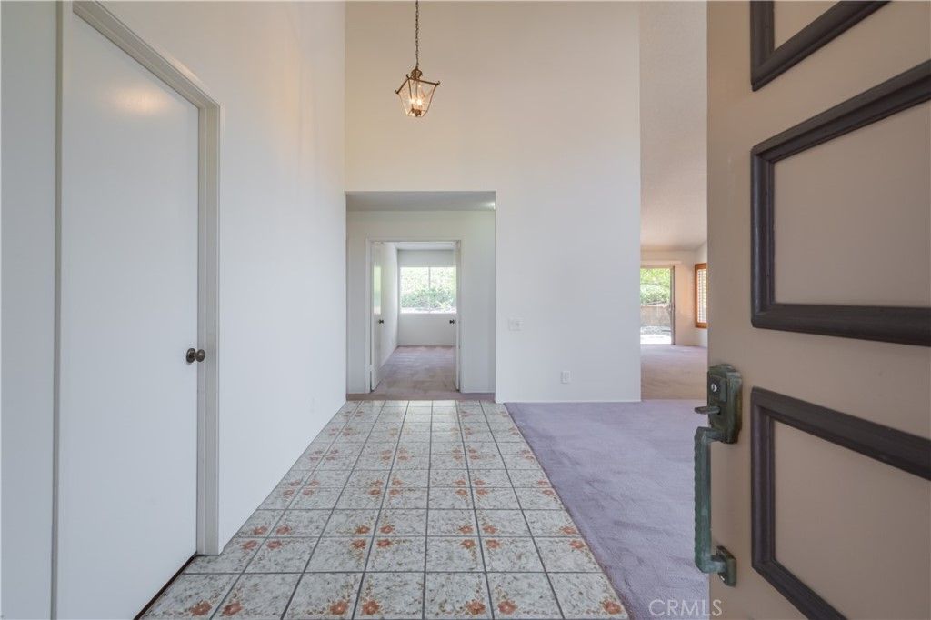 listing image 130728624033445216961