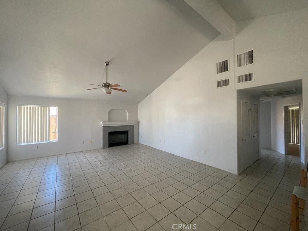 listing image 130722298794344650853