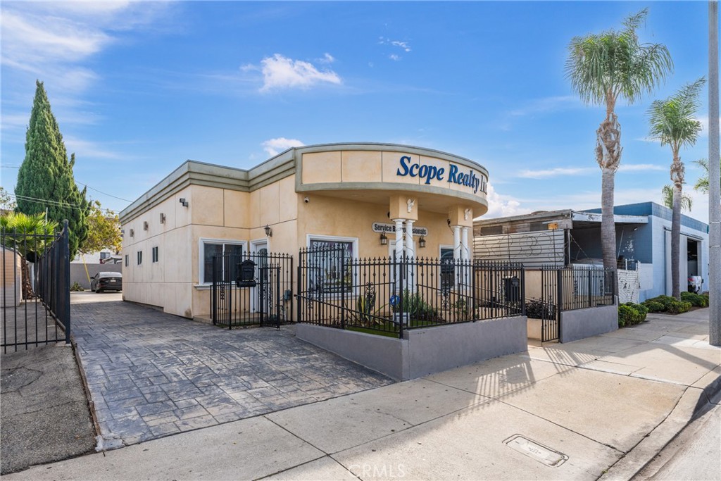 Discover this prime office space on bustling Inglewood Avenue in Hawthorne! Fully reconstructed in 2007 and equipped for your business needs, this 1,300 sq. ft. office sits on a 4,410 sq. ft. lot and is zoned C-3, allowing for a variety of professional and commercial uses, including offices, medical/dental practices, retail, trade schools, and more.
This turnkey office comes fully furnished, complete with phone lines, cable connections, and a utility room. The building features four parking spaces in the back, along with an expansive backyard, perfect for entertainment or additional workspace. Its high-visibility location on a major boulevard ensures excellent exposure for your business. Inside, the recently painted interior provides a fresh and professional look, while central A/C and heating offer year-round comfort.
Strategically positioned with easy access to the 105 and 405 freeways, and just minutes from LAX, SpaceX, SoFi Stadium, and the South Bay Galleria, this office is perfectly suited for business growth. Don't miss this incredible opportunity—contact us today to schedule a viewing!