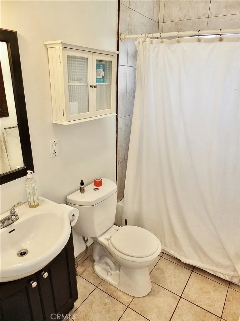 Gardena, California 90247, United States, 2 Bedrooms Bedrooms, ,1 BathroomBathrooms,Residential,Active,103253