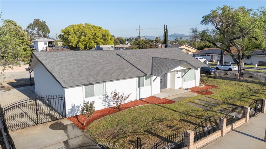 635 N Riverside Ave