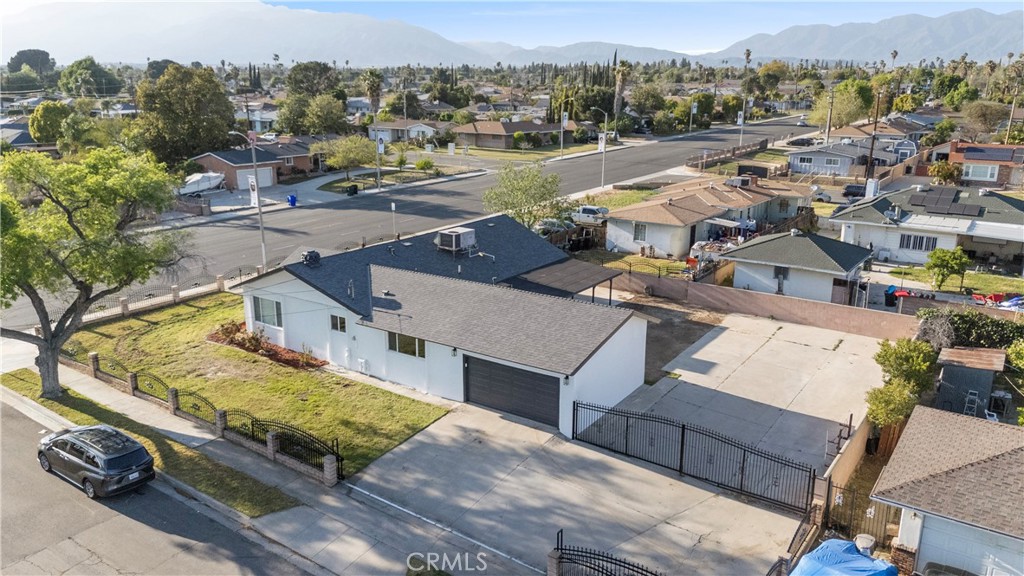 635 N Riverside Ave