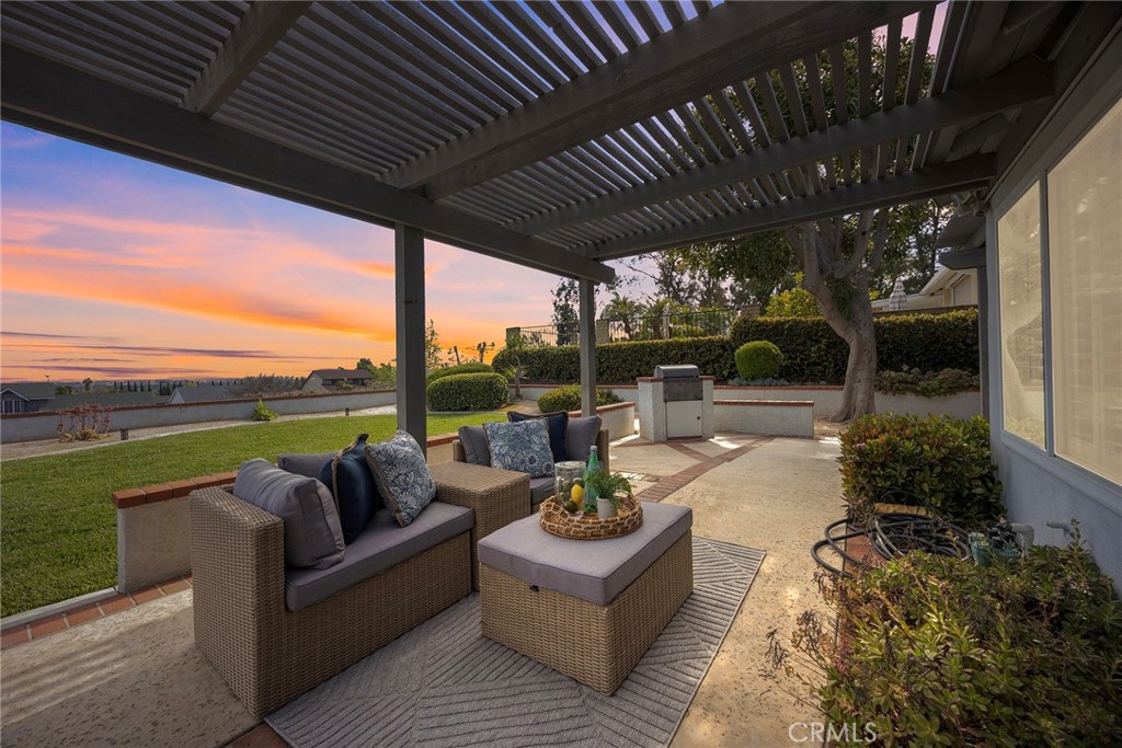 2424 Camino Rey