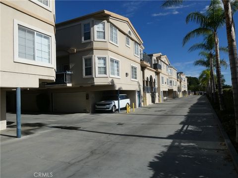 A home in La Crescenta