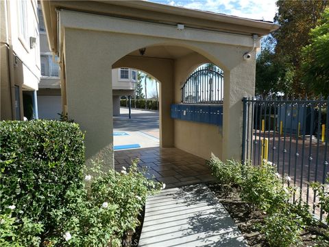 A home in La Crescenta