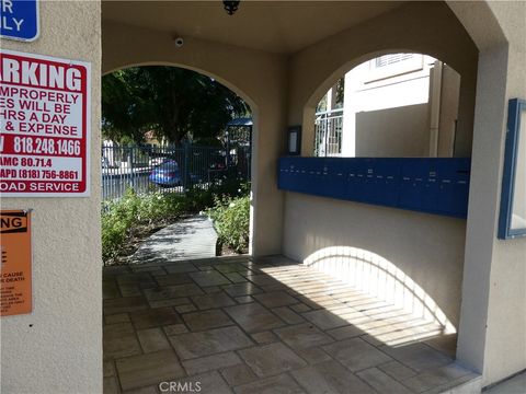 A home in La Crescenta