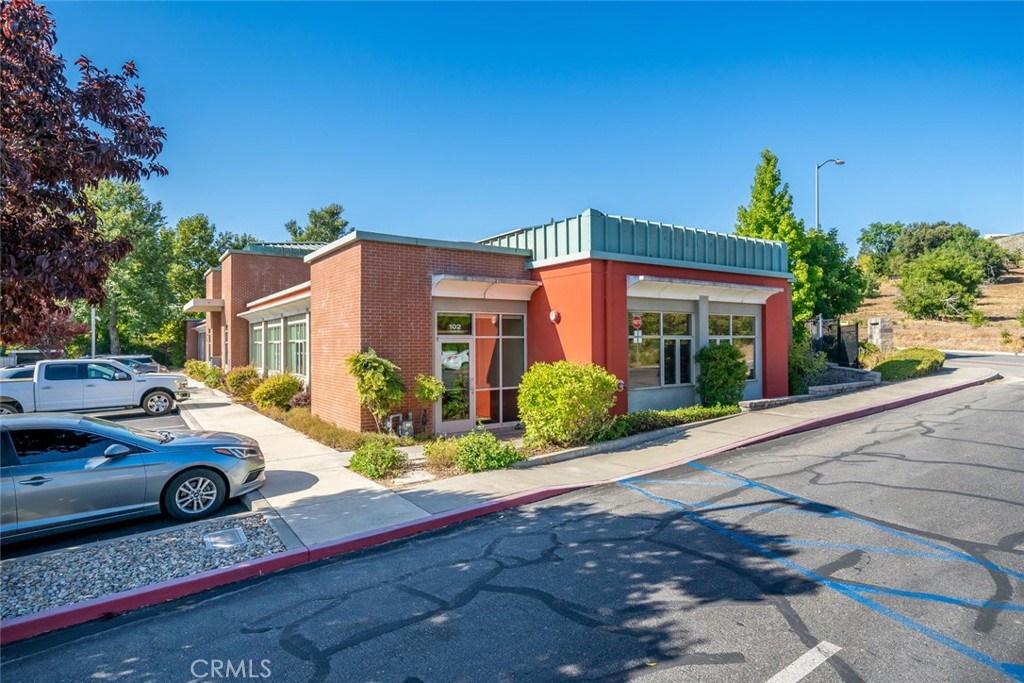 +/- 2,900 SF Professional office. Shared lobby at main entrance. 11 private offices, restroom, kitchen and wide open workspace.