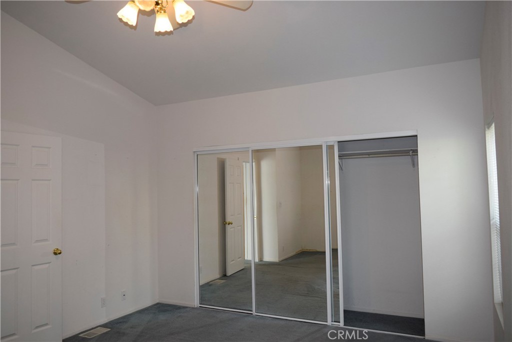 Photo 15 of 39 of 27250 Murrieta Road 219 mobile home