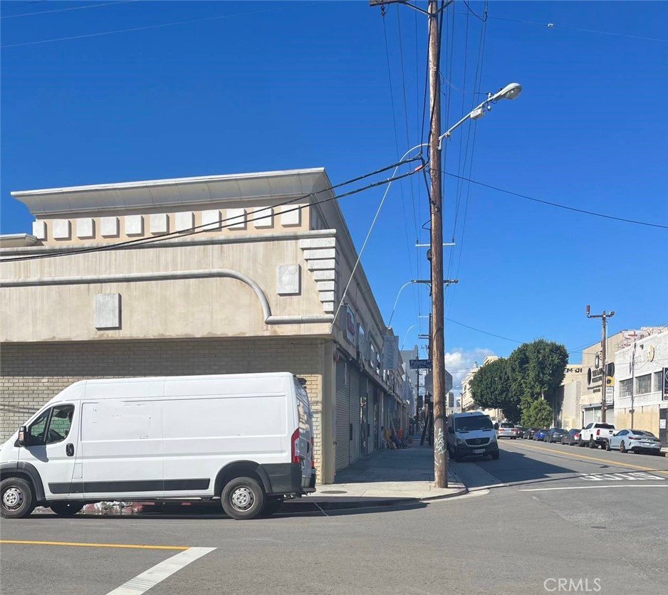 960 E 12th Street