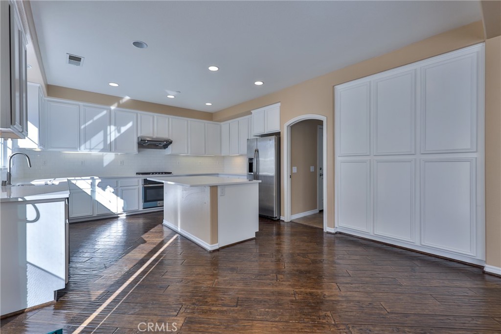1230 Cantania Drive
