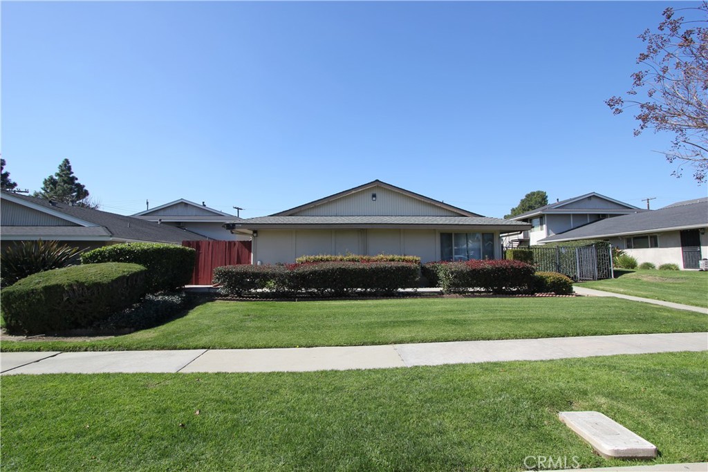 227 N Vallejo Way