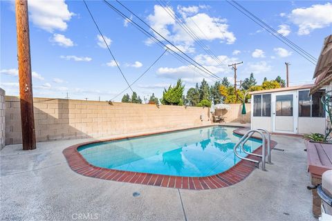 A home in La Mirada