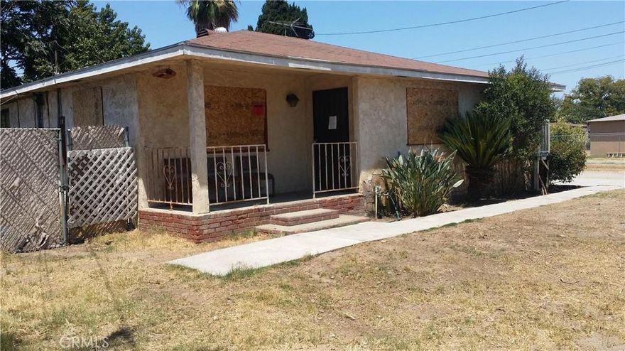 THIS IS STRICTLY A FIXER UPPER.  CASH ONLY.   NO WARRANTIES .